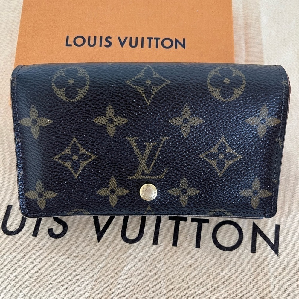 Louis Vuitton Tresor Wallet Monogram Zip Around Porte Monnaie Billets EUC